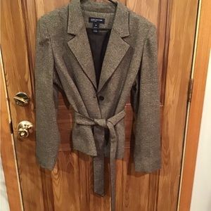 Jones New York blazer with tie at waist. Size 16